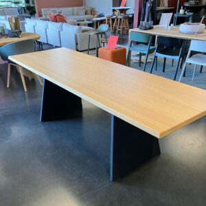 Cruso june eettafel TOONZAALMODEL