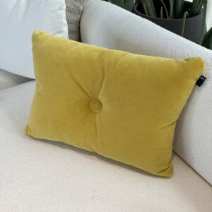 Hay Dot kussen geel fluweel showroommodel